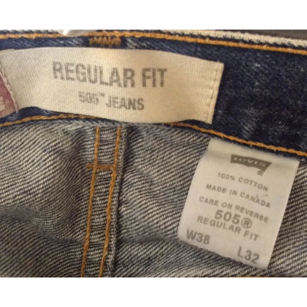 Levis vintage 2000s